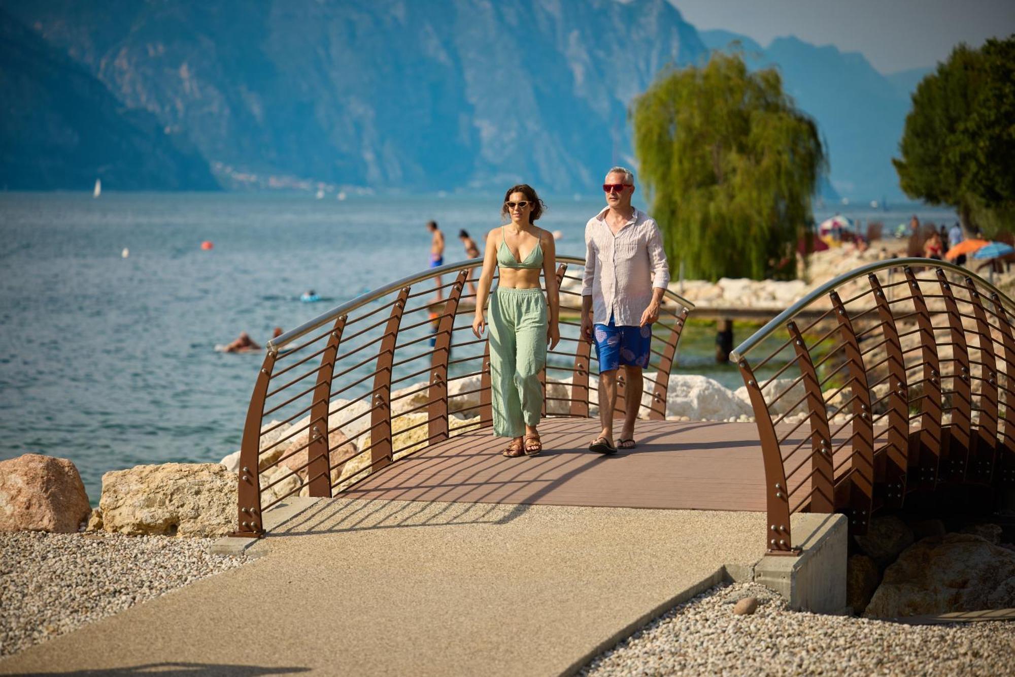 Lake Front Hotel Brenzone Zewnętrze zdjęcie